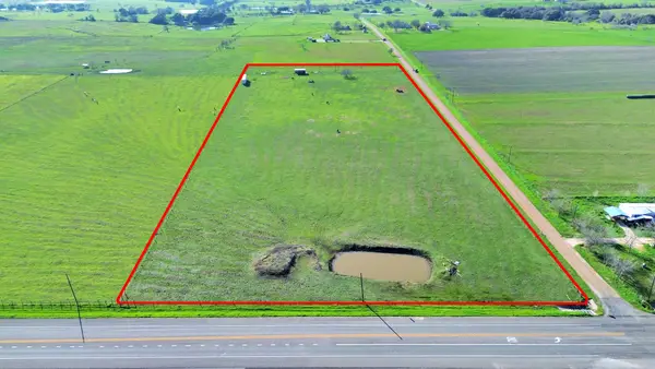 260 High Hill Road, Schulenburg, TX 78956