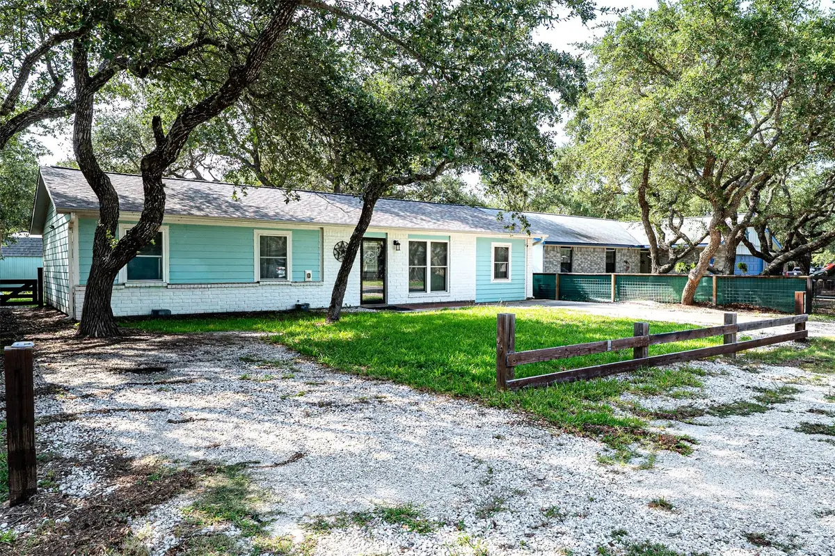 205 Winding Way, Rockport, TX 78382 - #1