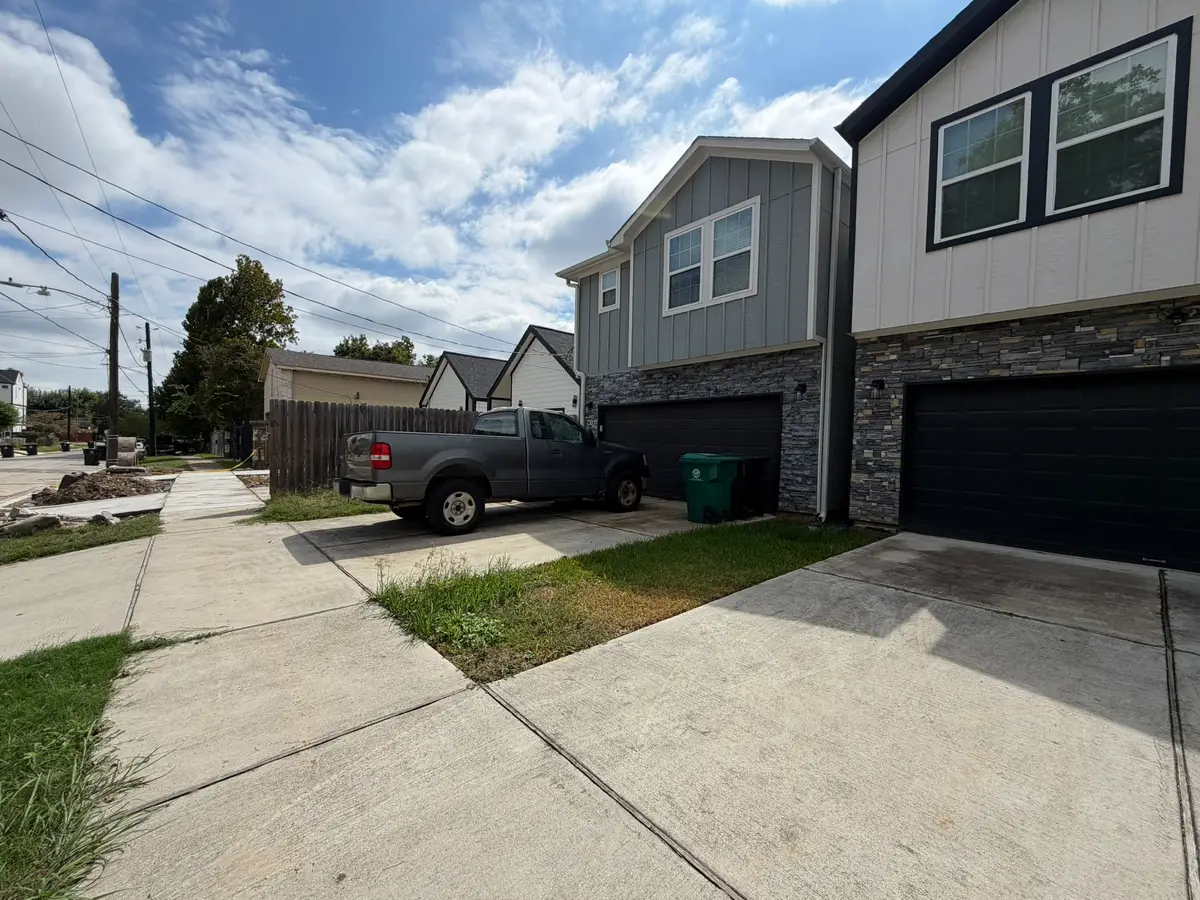 7320 Avenue J, Houston, TX 77011 - #1