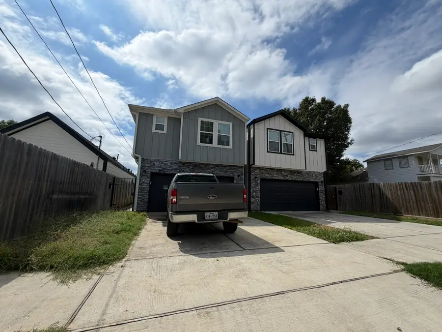 7320 Avenue J, Houston, TX 77011 - #2