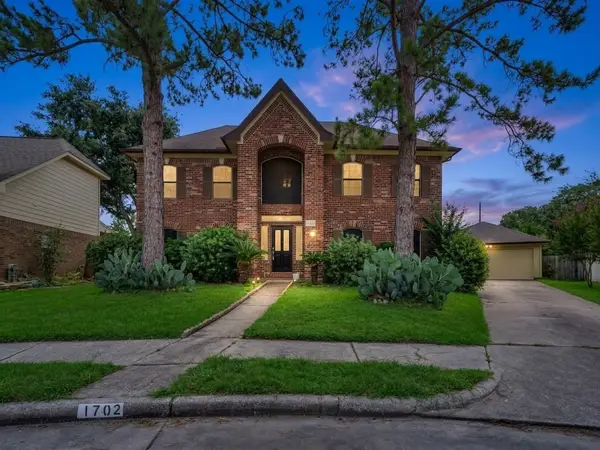 1702 Lake Geneva Court, Houston, TX 77084