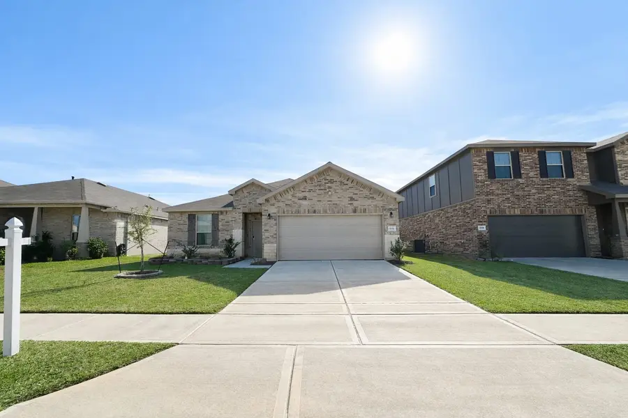 310 Appaloosa Drive, Alvin, TX 77511 - Image #2