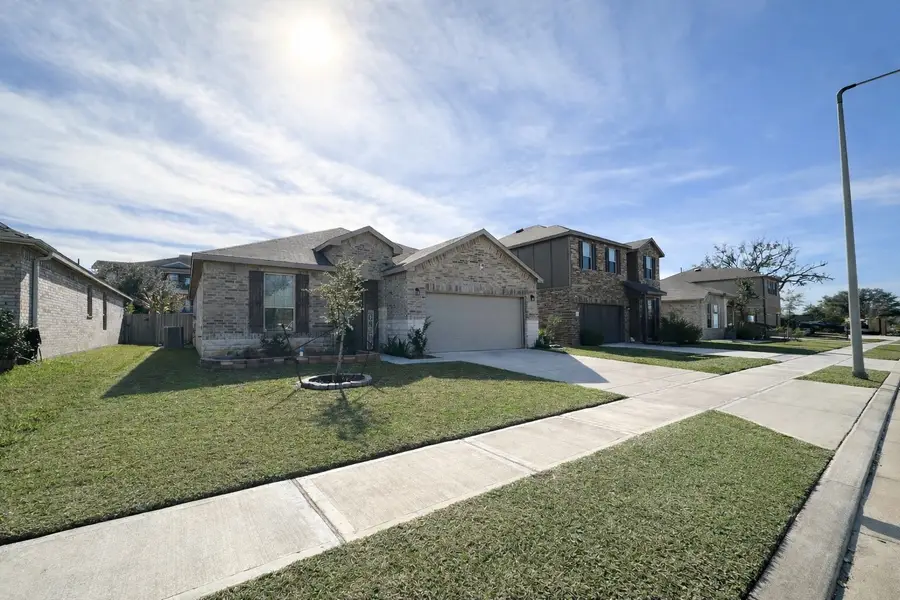 310 Appaloosa Drive, Alvin, TX 77511 - Image #3