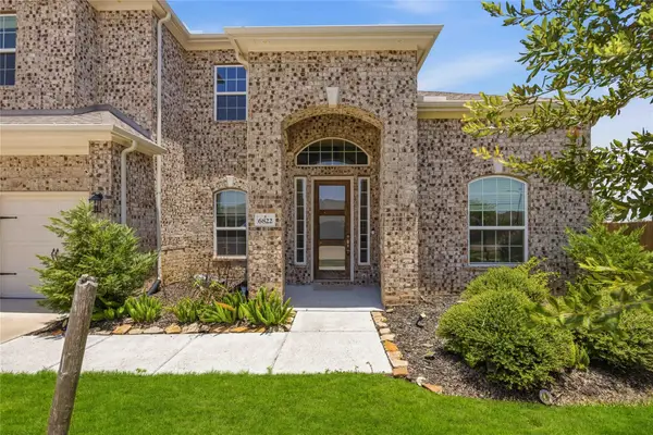 6822 Regal Lakes Drive, Katy, TX 77493
