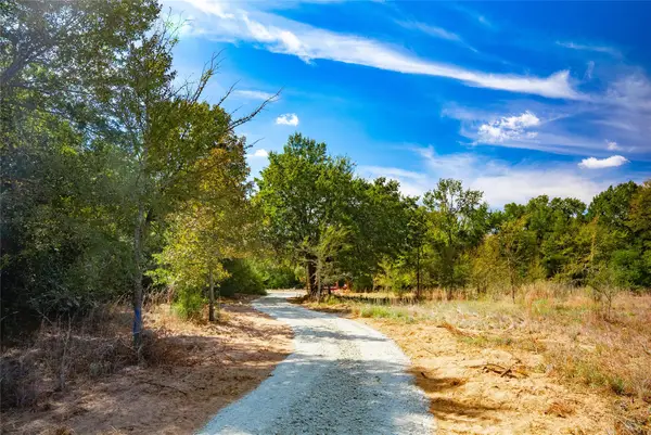 12556 Red Hill Rd, Hearne, TX 77859