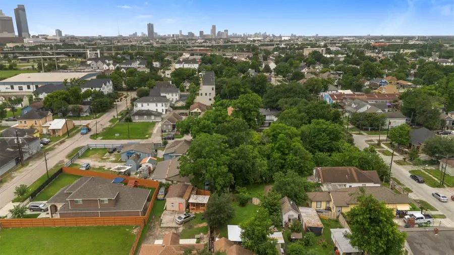 1612 Common Street, Houston, TX 77009 - #3
