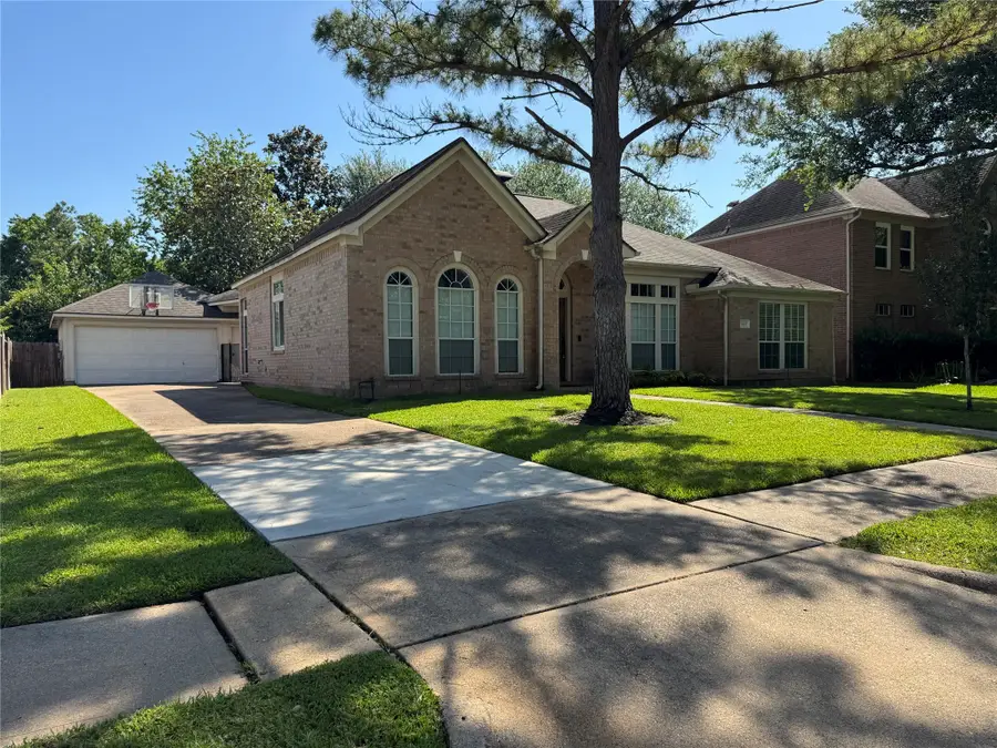 3615 Huggins Way Street, Pearland, TX 77584 - Image #2