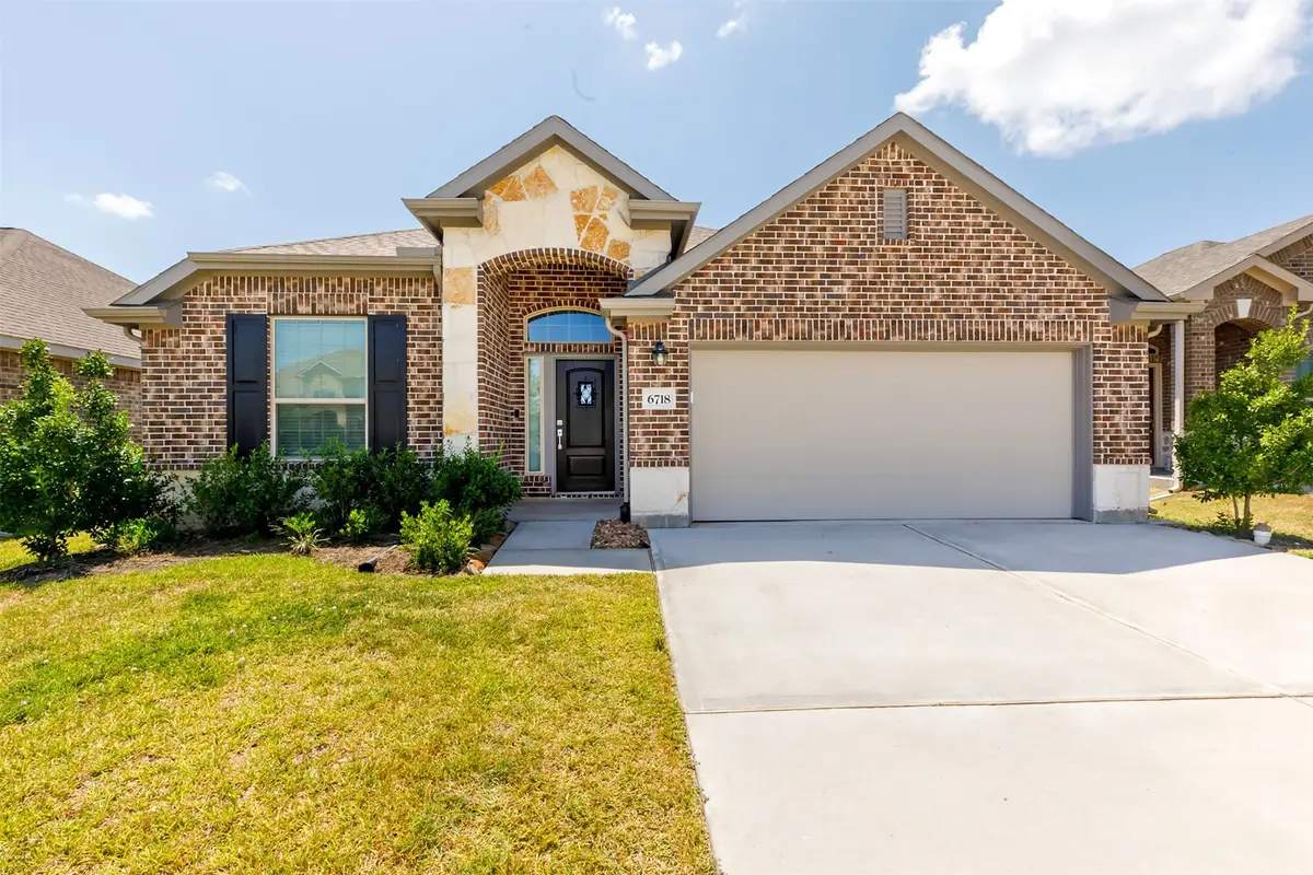 6718 Coral Bells Lane, Dickinson, TX 77539 - #1