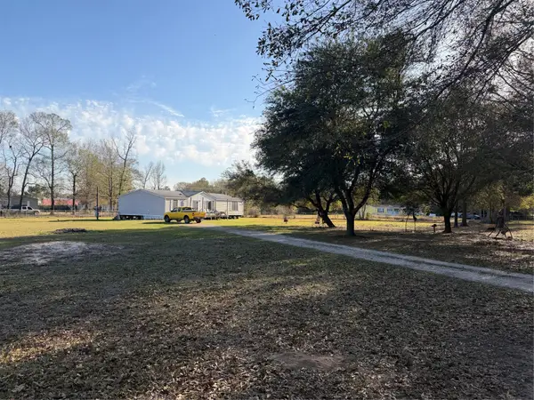 353 County Road 381, Cleveland, TX 77328