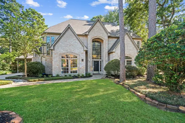 46 Rolling Links Court, The Woodlands, TX 77380