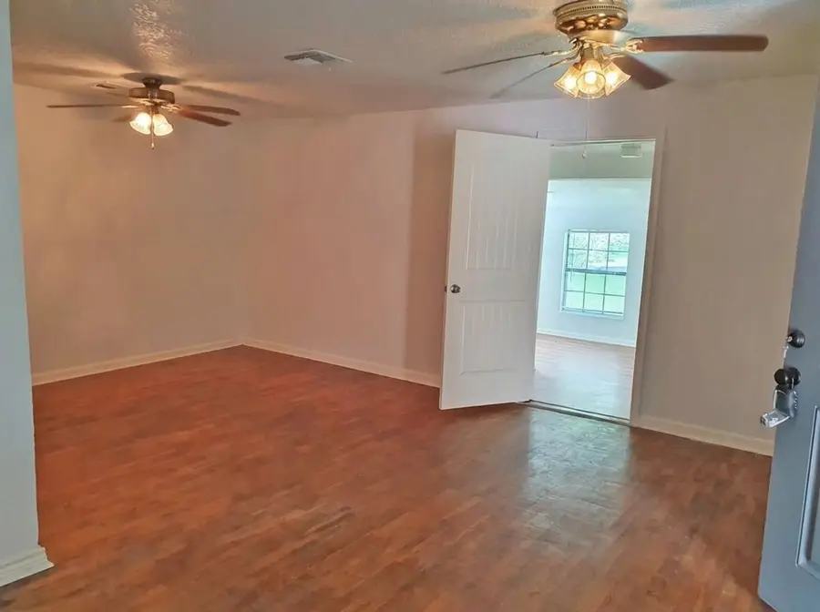 1272 Pecan Street, Clute, TX 77531 - Image #2