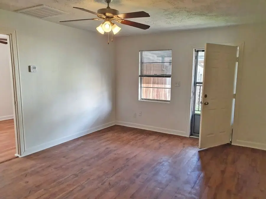 1272 Pecan Street, Clute, TX 77531 - Image #3