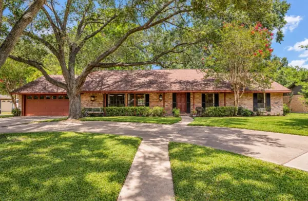 3403 Nottingham Street, Pearland, TX 77581
