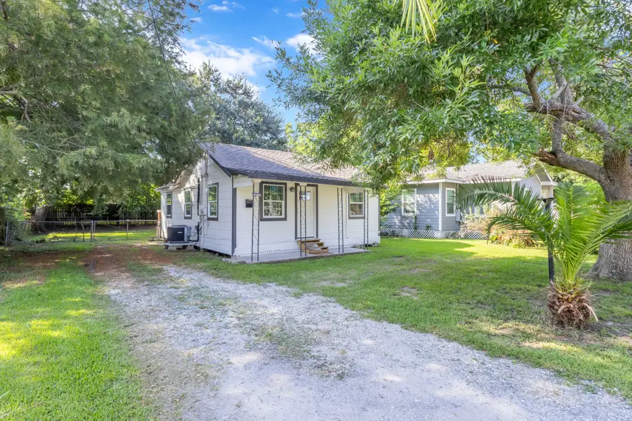 2215 Avenue B, Nederland, TX 77627 - #2