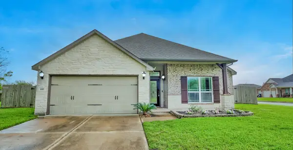 441 Countryside Drive, West Columbia, TX 77486