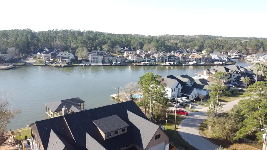 16722 Falcon Point Drive, Montgomery, TX 77356 - Image #2