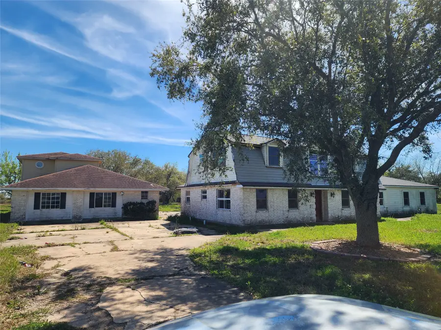 1118 County Road 47, Angleton, TX 77515 - #3