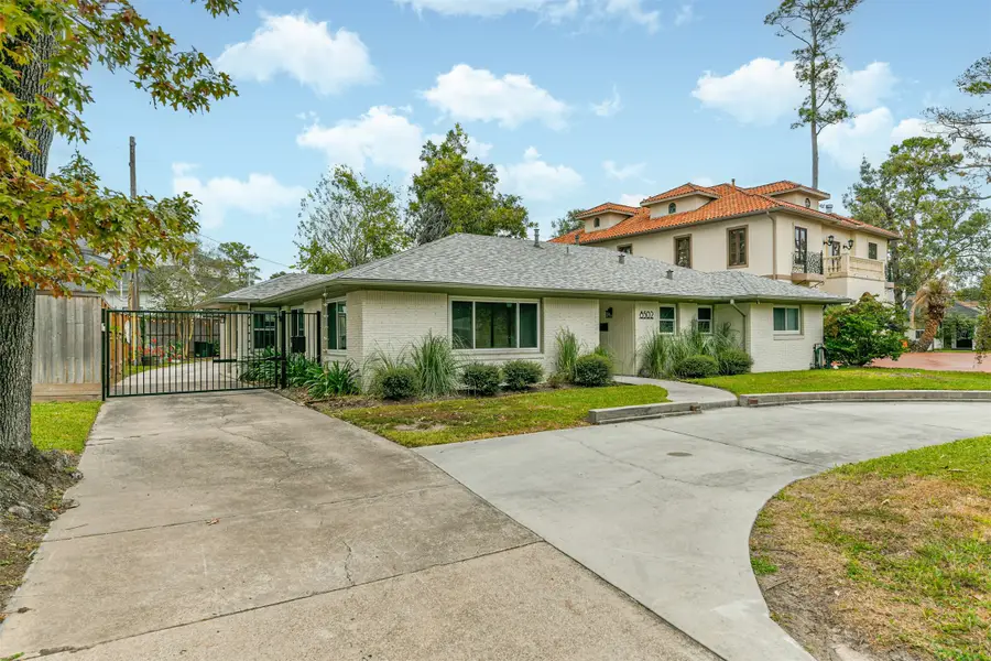 8502 Westview Drive, Spring Valley Village, TX 77055 - Image #2