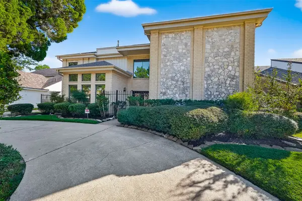 1698 Creekside Drive, Sugar Land, TX 77478