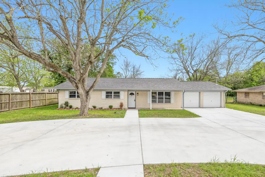 202 Massey Tompkins Road, Baytown, TX 77521 - #2