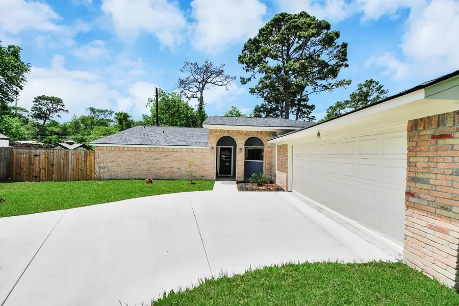 7427 Willow Oak Drive, Baytown, TX 77521 - #2