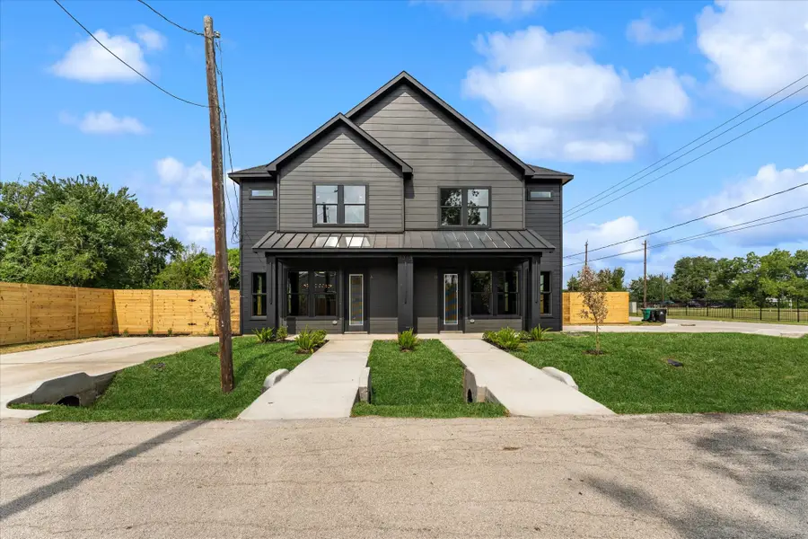 7313 Tippett Street #A/B, Houston, TX 77088 - #2