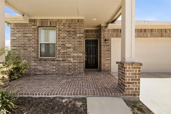 8438 Baywatch Circle, Baytown, TX 77523