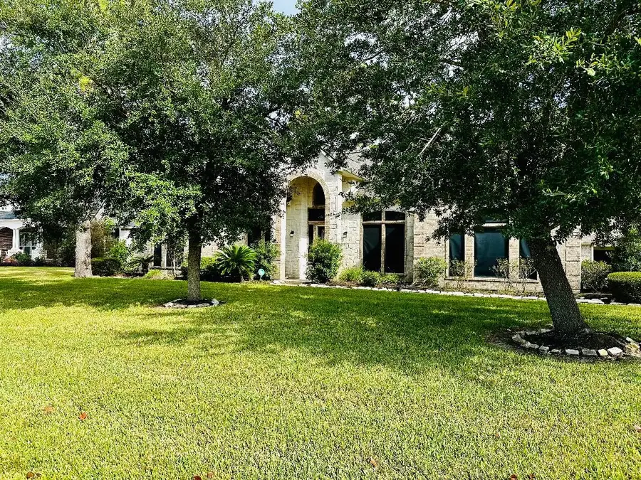 12510 Mystery Lane, Monterey Belvieu, TX 77523 - Image #2