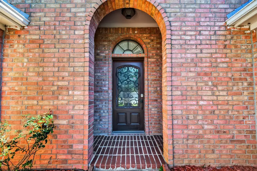 9927 Glenkirk Drive, Houston, TX 77089 - #2