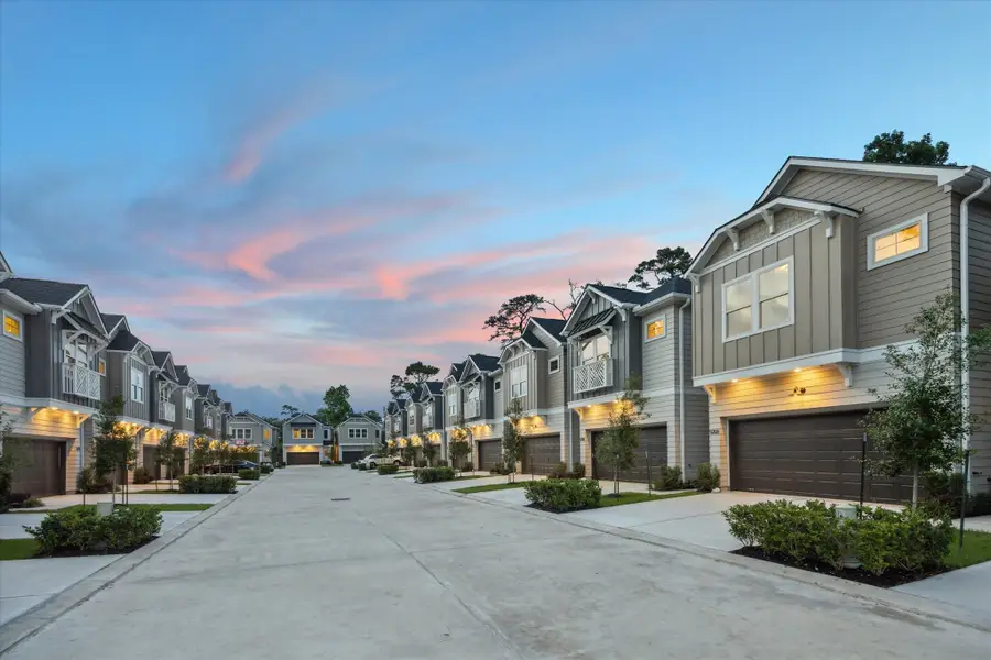 808 Glowing Dawn Drive, Houston, TX 77018 - Image #2