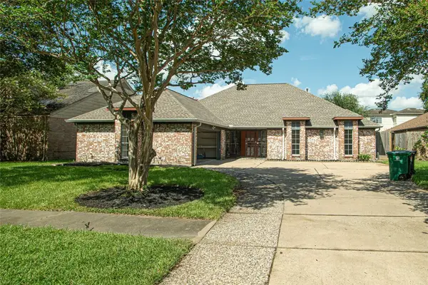 10710 Sandy Shoals Drive, Houston, TX 77071
