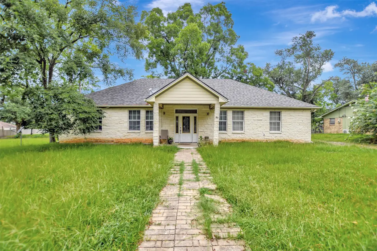 306 Heath Avenue, Madisonville, TX 77864 - #1