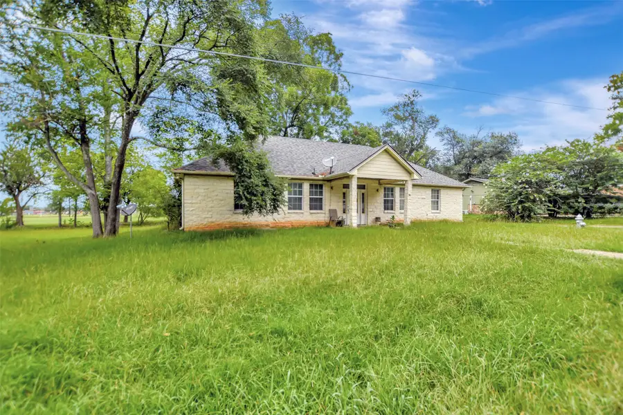 306 Heath Avenue, Madisonville, TX 77864 - #2