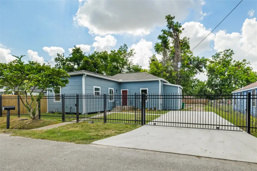 7415 Dyer Street, Houston, TX 77088 - Image #2