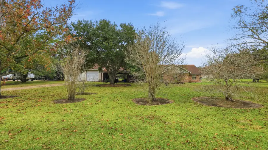 4490 County Road 138e, Alvin, TX 77511 - Image #2