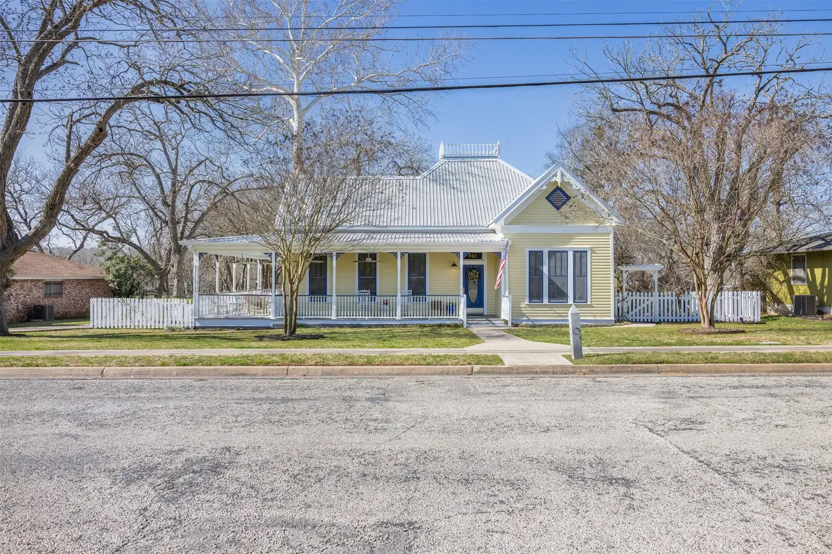 542 S Main Street, La Grange, TX 78945 - #1