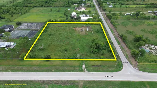 1326 County Road 220, Angleton, TX 77515