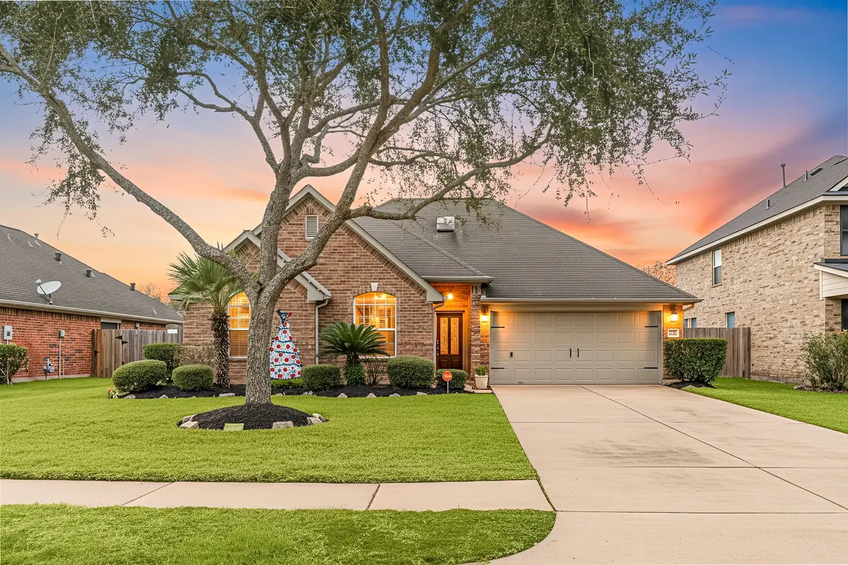 7511 Quiet Trace Lane, Pearland, TX 77581 - Image #1