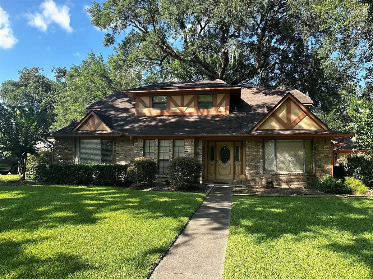 118 Arrowwood Street, Lake Jackson, TX 77566 - #1