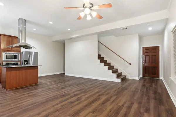 901 Mckinney Park Lane, Houston, TX 77003