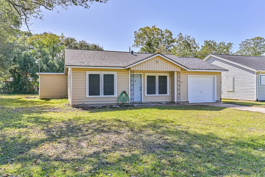 1007 Plum Street, La Marque, TX 77568 - Image #2