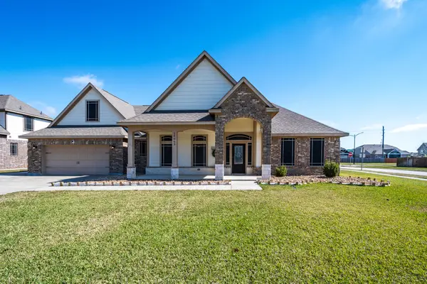 14063 Belmont Circle, Mont Belvieu, TX 77523