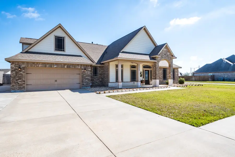 14063 Belmont Circle, Monterey Belvieu, TX 77523 - Image #2