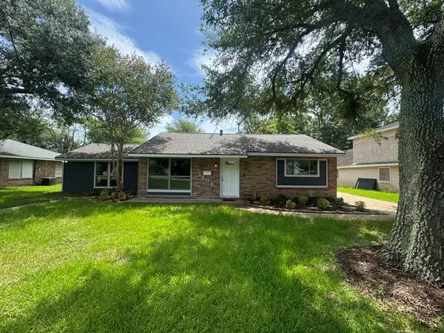 1607 W Houston Dr, La Marque, TX 77568 - #2