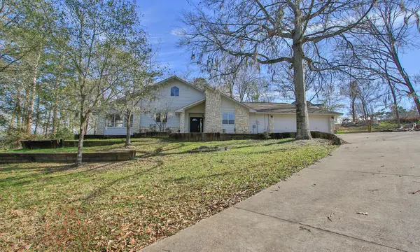 160 Lake Oaks Boulevard, Coldspring, TX 77331