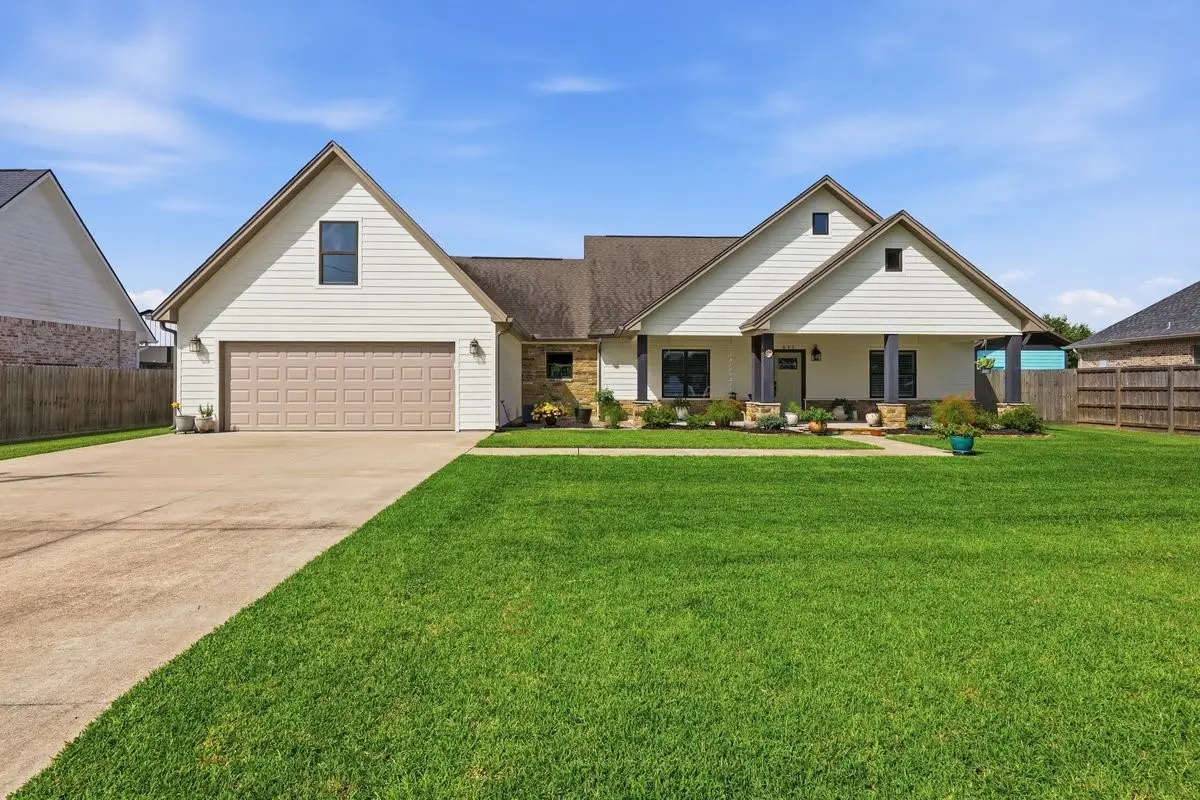 613 N 13th Street, Nederland, TX 77627 - #1