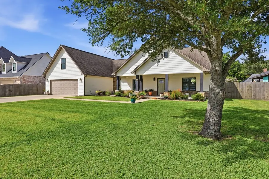 613 N 13th Street, Nederland, TX 77627 - #2