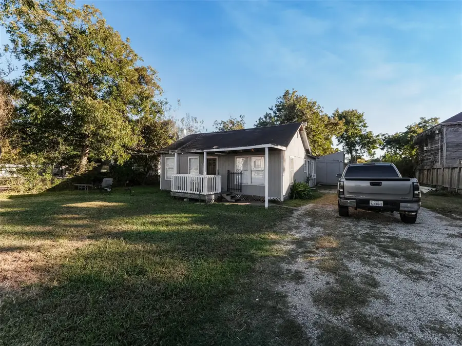 1017 Lakin Avenue, Pasadena, TX 77506 - Image #2