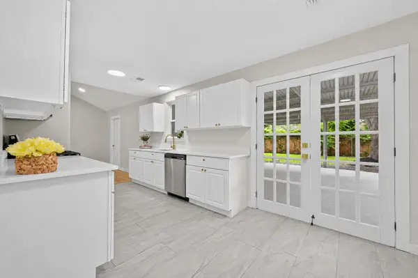 6418 Standing Oaks Street, Houston, TX 77050