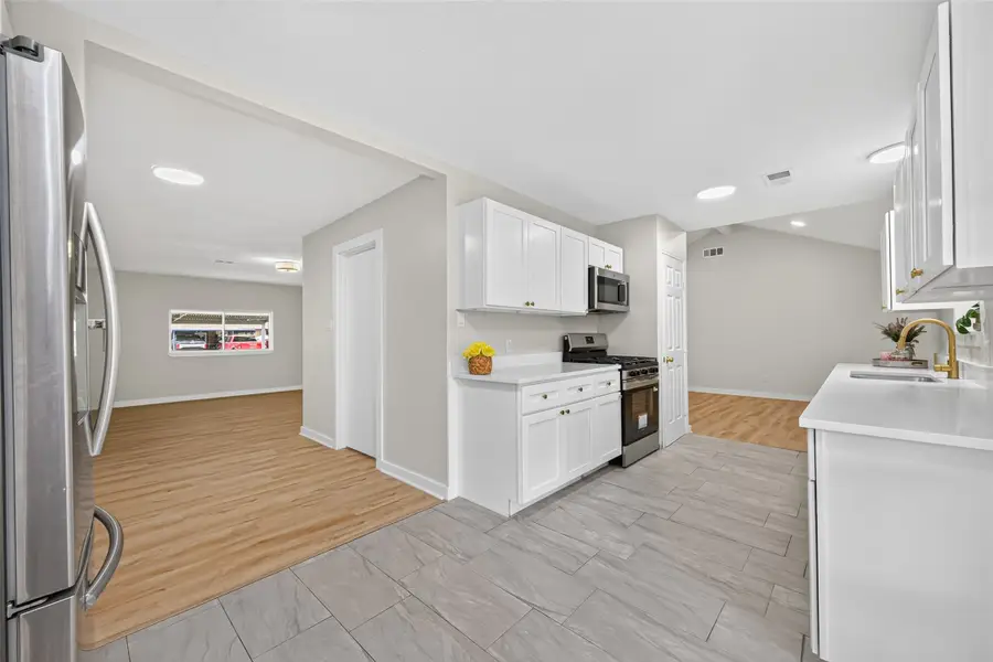 6418 Standing Oaks Street, Houston, TX 77050 - #3
